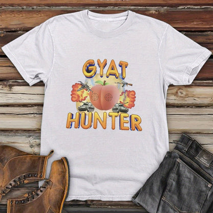 Men's "GYAT HUNTER" Graphic Tee - Casual Polyester Short-Sleeve T-Shirt with Colorful Summer Vibes Print, Round Neck - Perfect for Outdoor Adventures