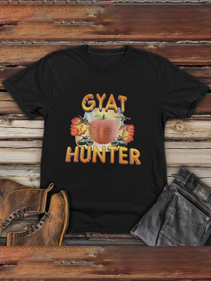 Men's "GYAT HUNTER" Graphic Tee - Casual Polyester Short-Sleeve T-Shirt with Colorful Summer Vibes Print, Round Neck - Perfect for Outdoor Adventures