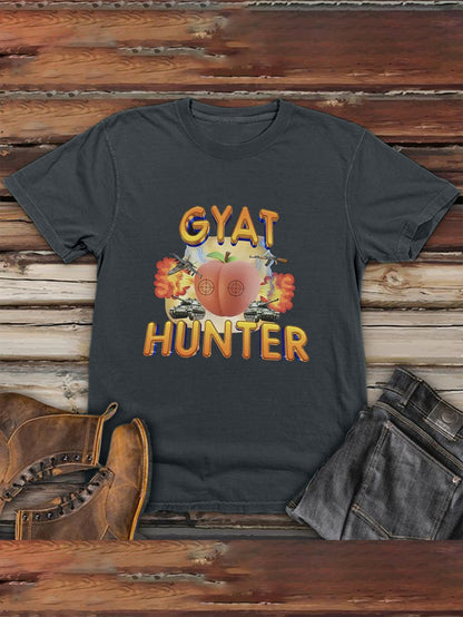 Men's "GYAT HUNTER" Graphic Tee - Casual Polyester Short-Sleeve T-Shirt with Colorful Summer Vibes Print, Round Neck - Perfect for Outdoor Adventures